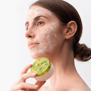 Demaquilante Facial em Barra 2 em 1 - 80g